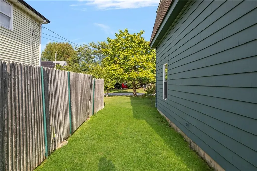 7 Belvedere Drive Bristol RI 02809