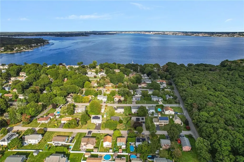 7 Belvedere Drive Bristol RI 02809