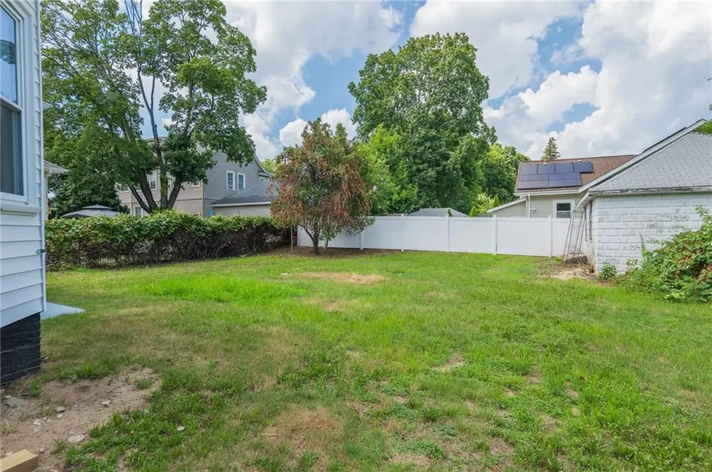 71 Wabun Avenue Providence RI 02908