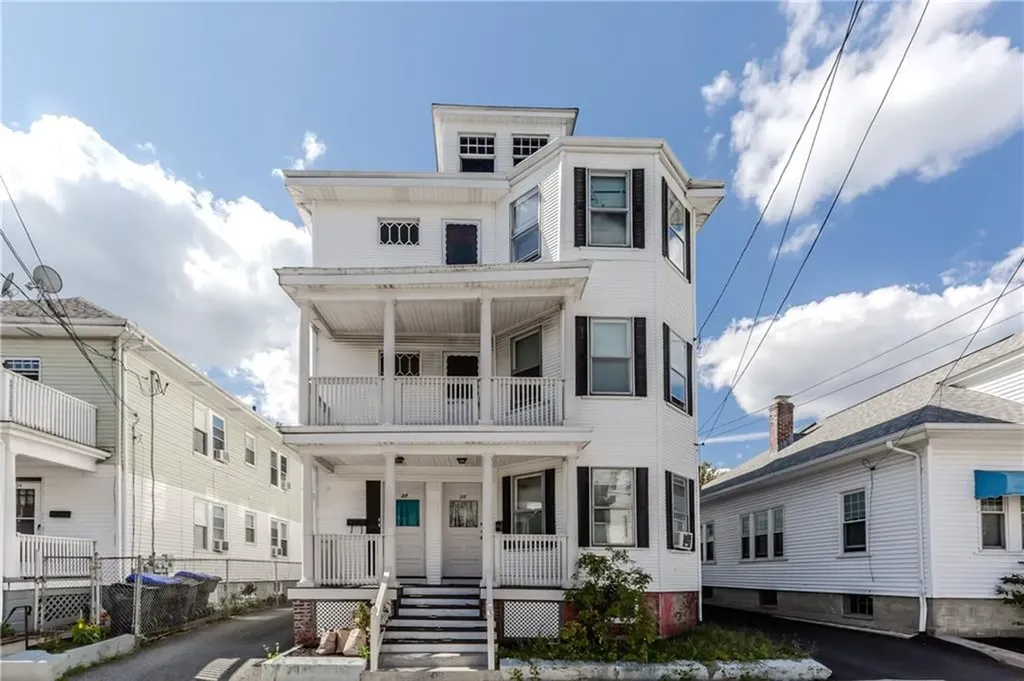 35 Humes Street Providence RI 02907