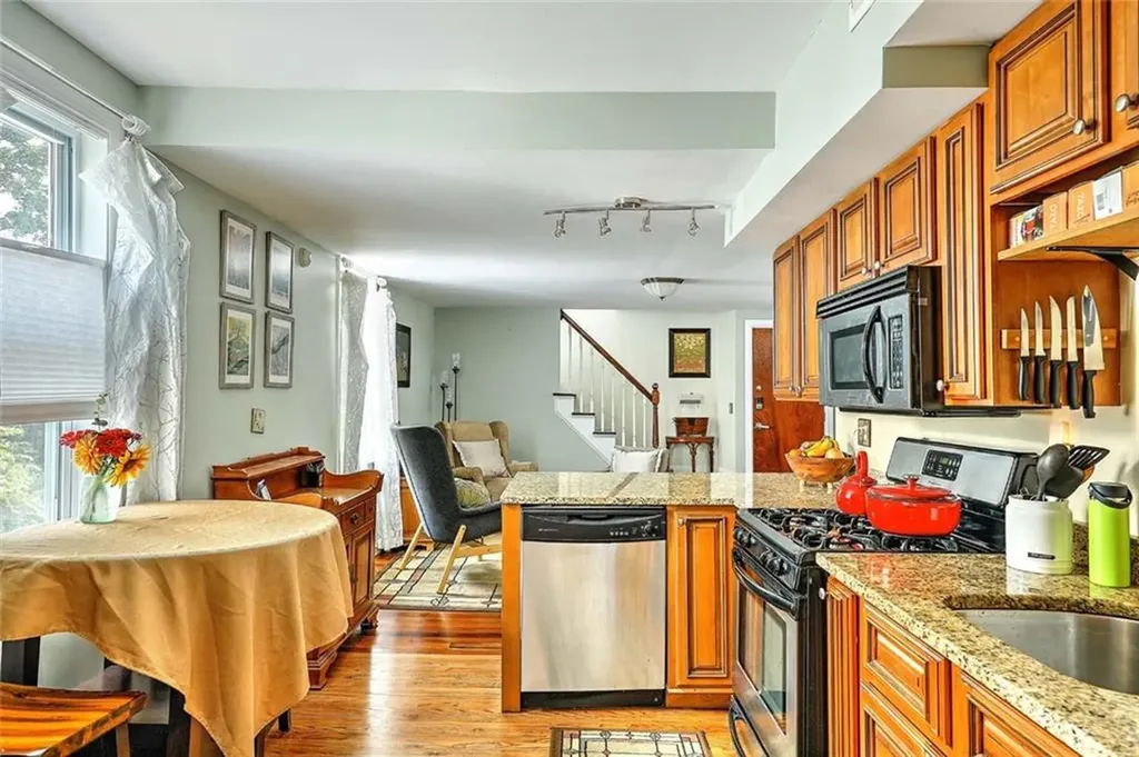 137 Doyle Avenue Providence RI 02906