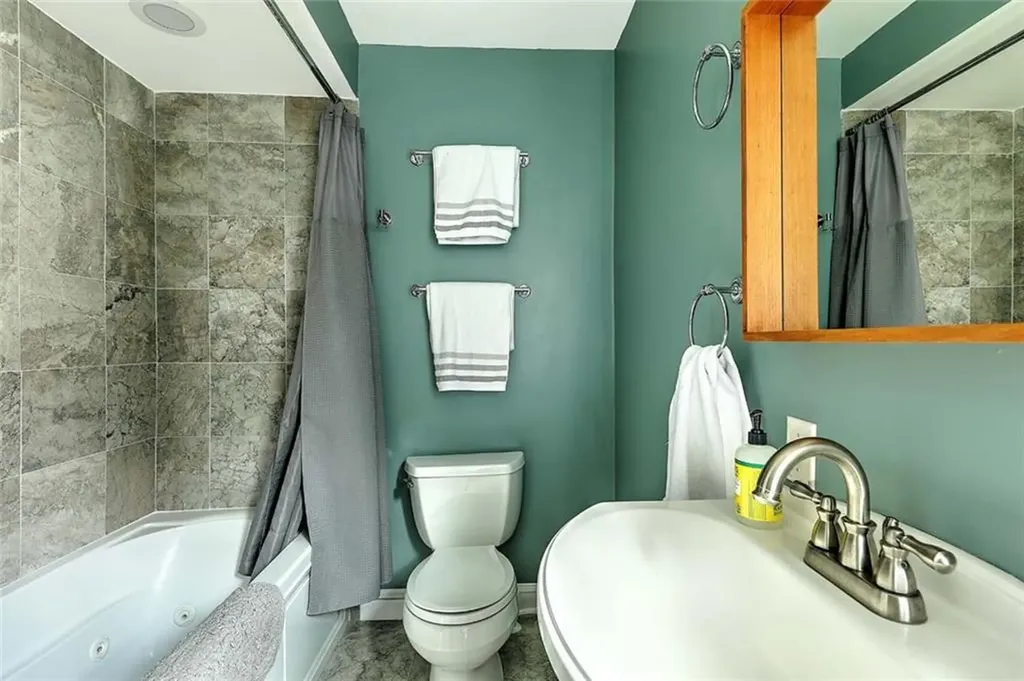 137 Doyle Avenue Providence RI 02906