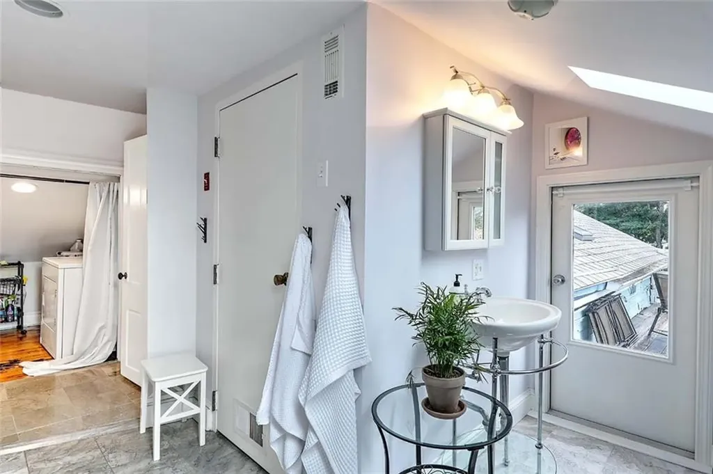 137 Doyle Avenue Providence RI 02906