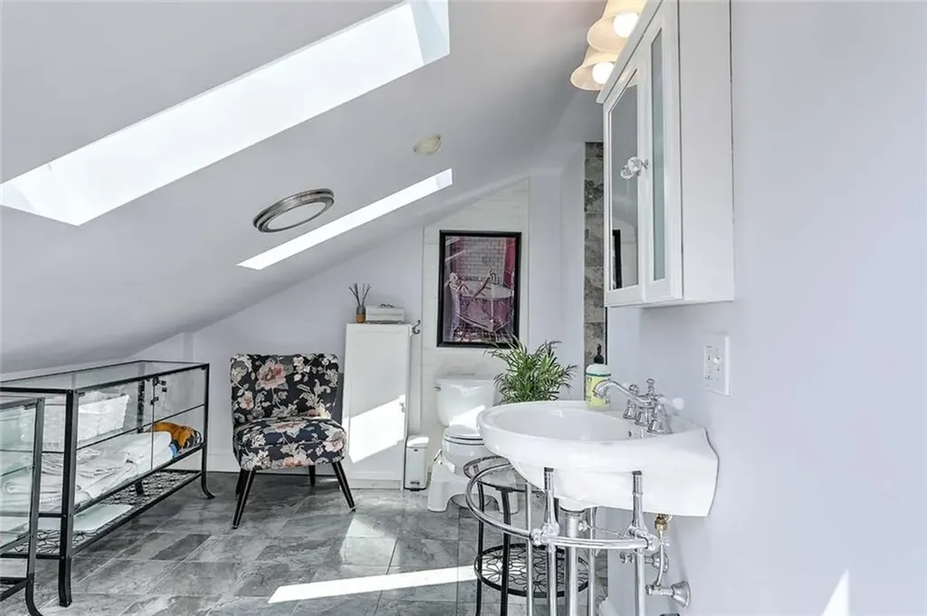 137 Doyle Avenue Providence RI 02906