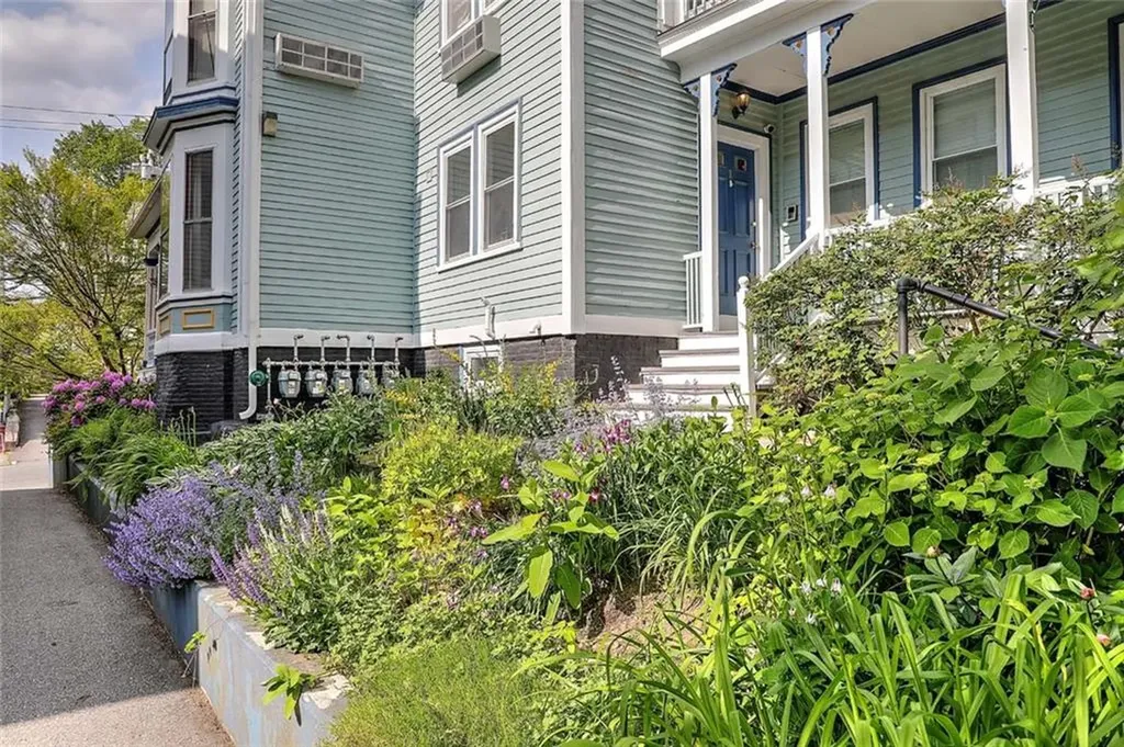 137 Doyle Avenue Providence RI 02906