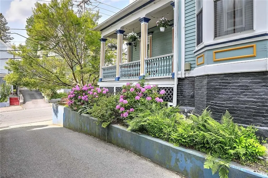 137 Doyle Avenue Providence RI 02906