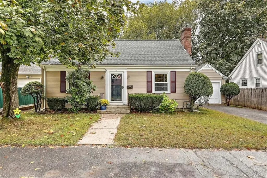 15 River Road Lincoln RI 02865
