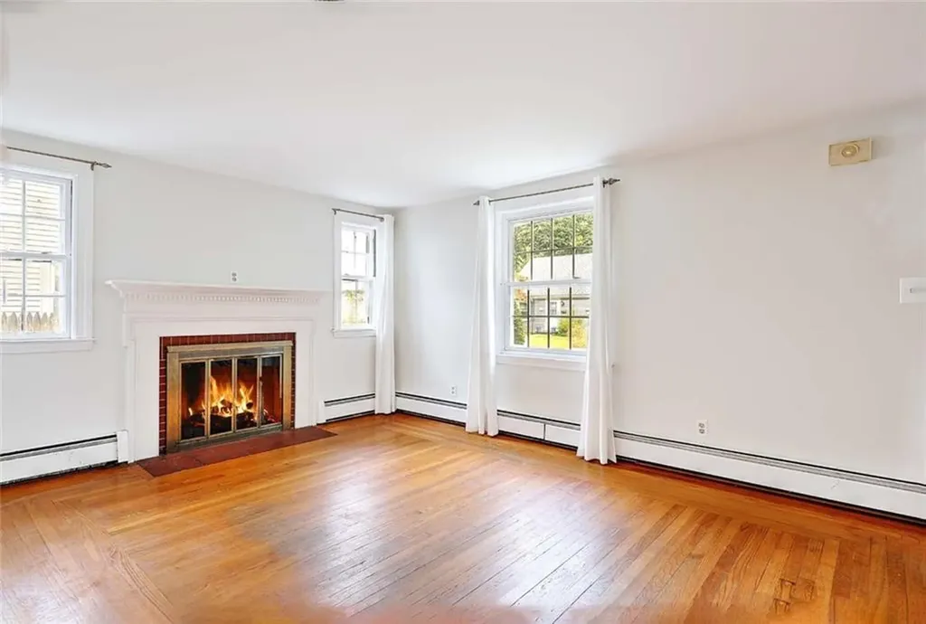 15 River Road Lincoln RI 02865
