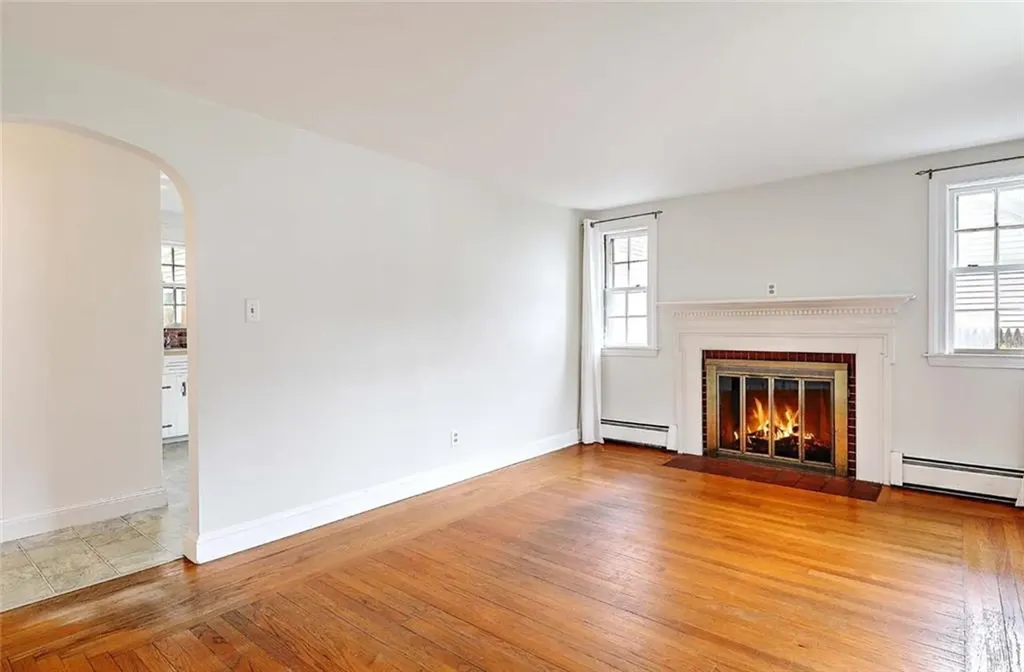 15 River Road Lincoln RI 02865