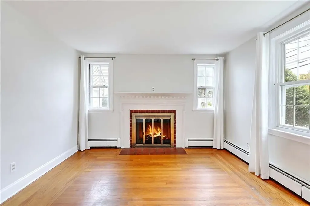15 River Road Lincoln RI 02865
