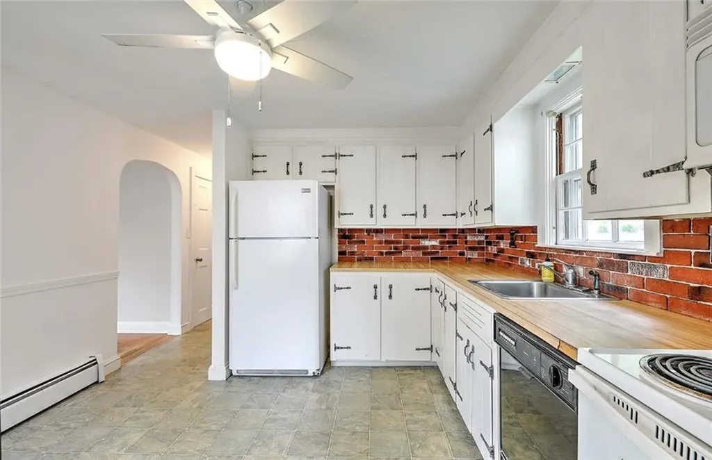 15 River Road Lincoln RI 02865