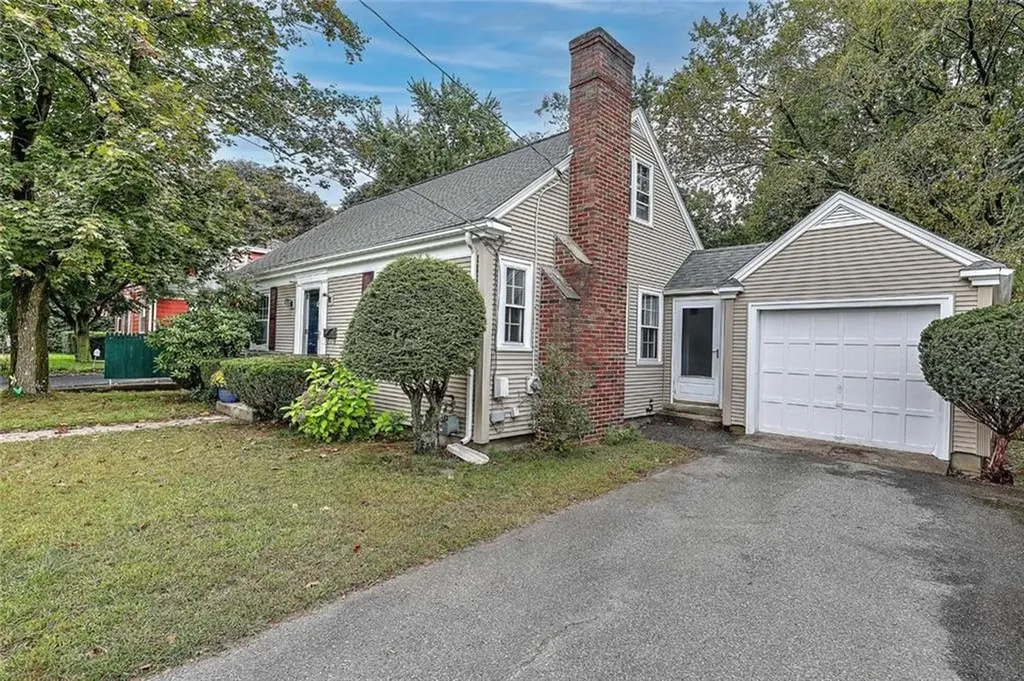 15 River Road Lincoln RI 02865