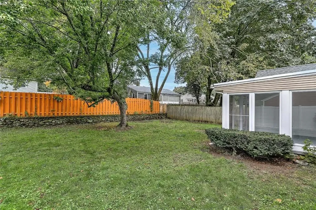 15 River Road Lincoln RI 02865