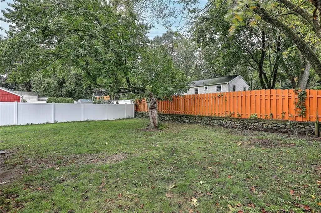 15 River Road Lincoln RI 02865