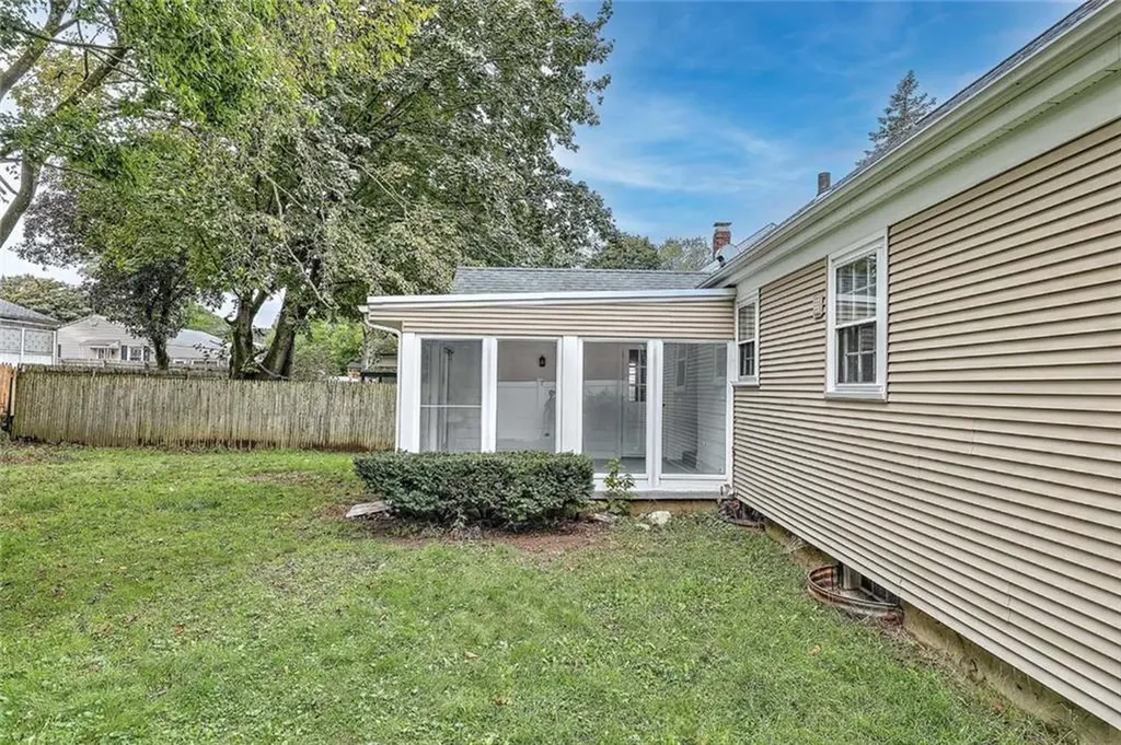 15 River Road Lincoln RI 02865
