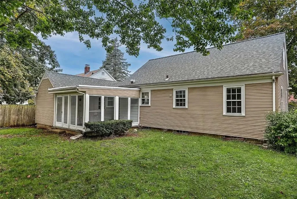 15 River Road Lincoln RI 02865
