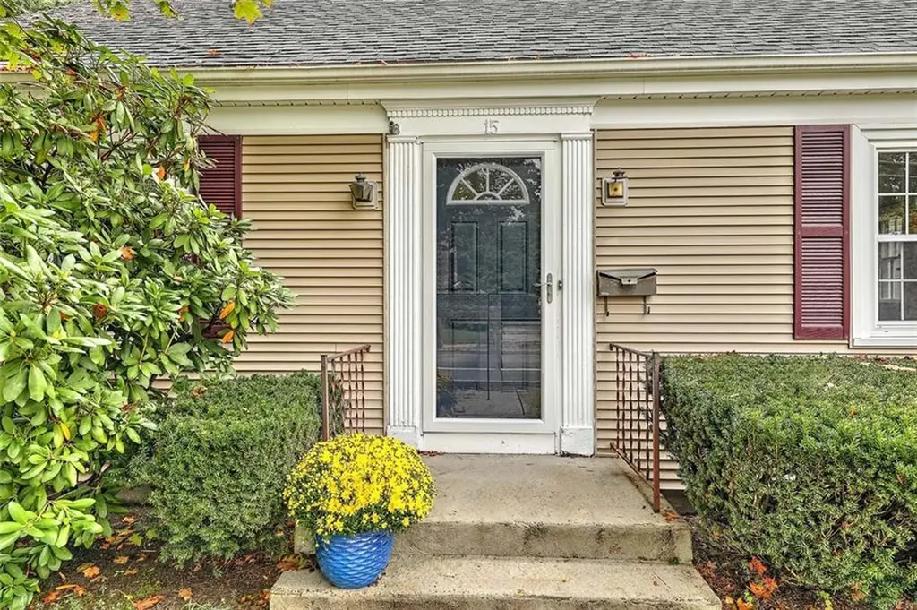 15 River Road Lincoln RI 02865