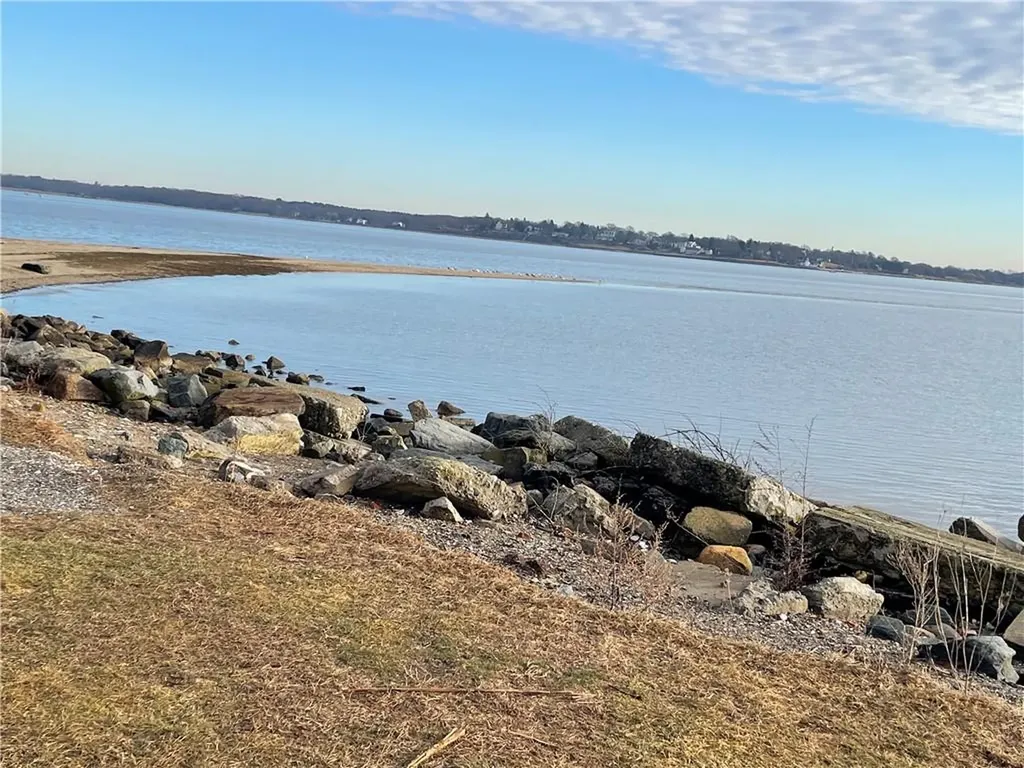 15 Elgin Street Warwick RI 02889
