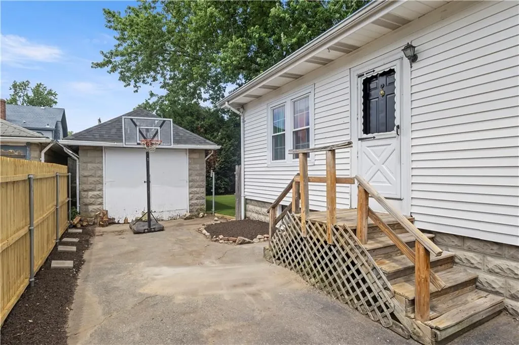 68 Friendly Road Cranston RI 02910