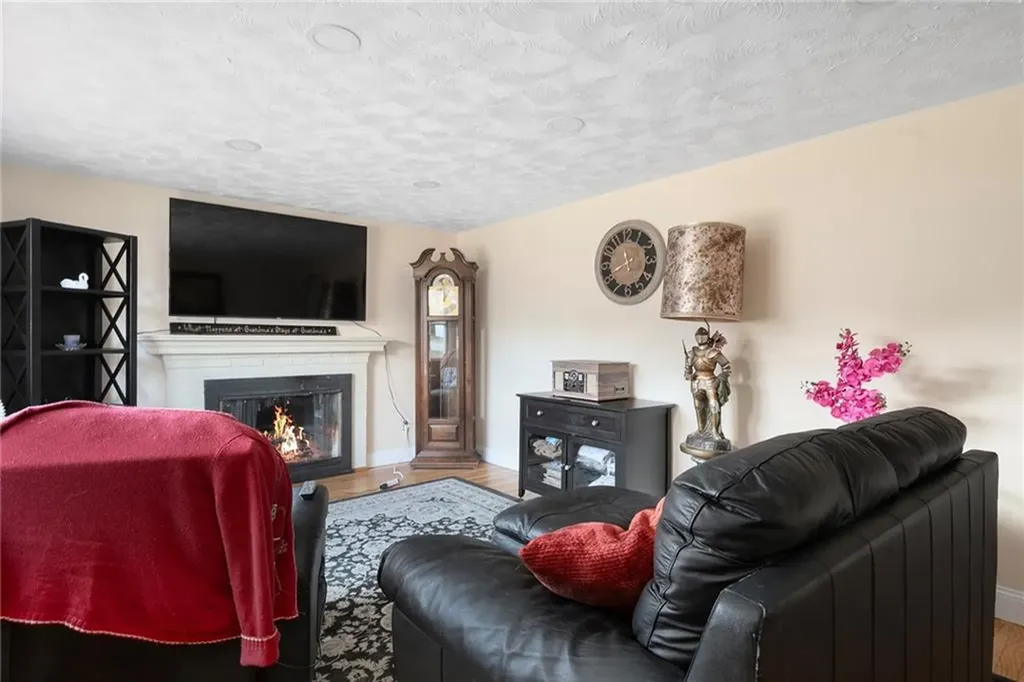 75 Autumn Street Cranston RI 02910