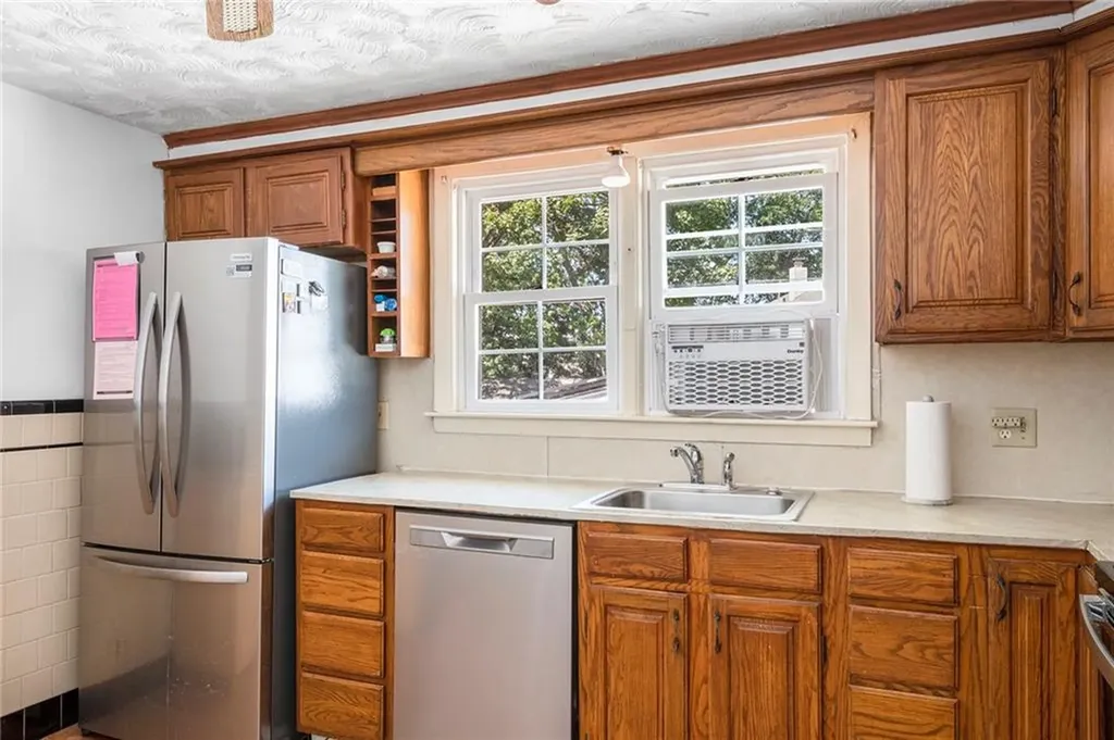 75 Autumn Street Cranston RI 02910