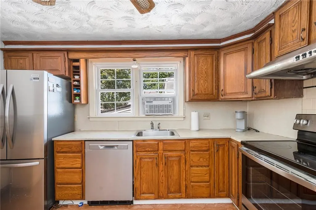 75 Autumn Street Cranston RI 02910