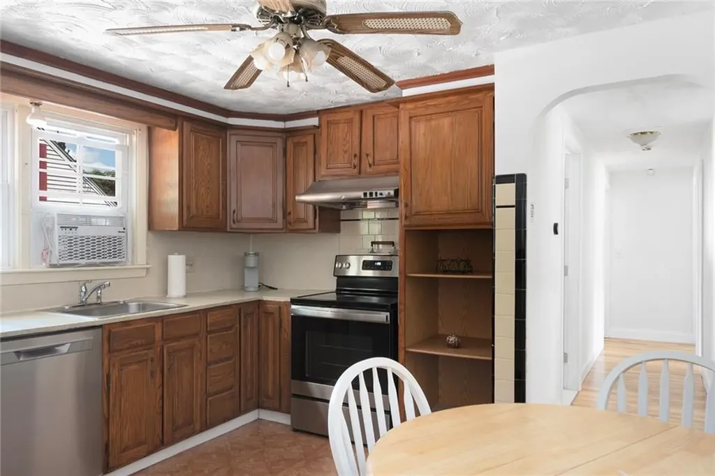 75 Autumn Street Cranston RI 02910