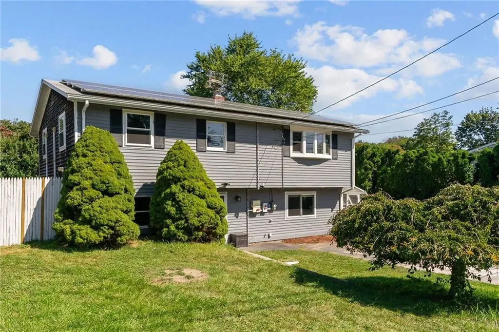 5 Lea Drive Bristol RI 02809