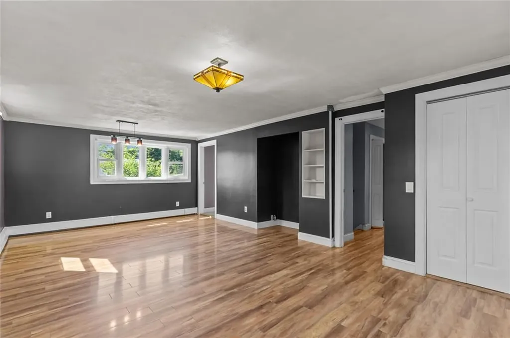 5 Lea Drive Bristol RI 02809