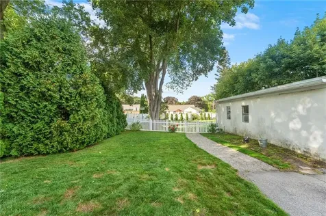 61 School Street Lincoln RI 02802