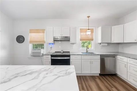 61 School Street Lincoln RI 02802