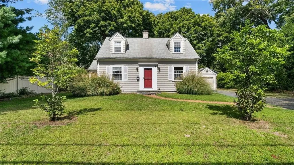55 Massasoit Avenue Barrington RI 02806
