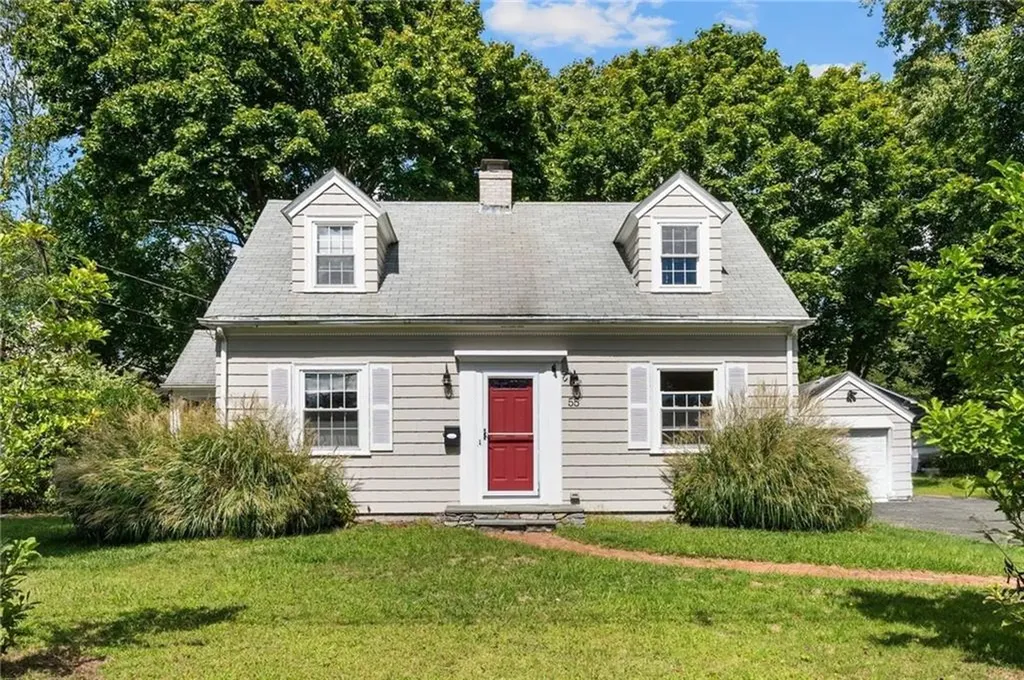 55 Massasoit Avenue Barrington RI 02806