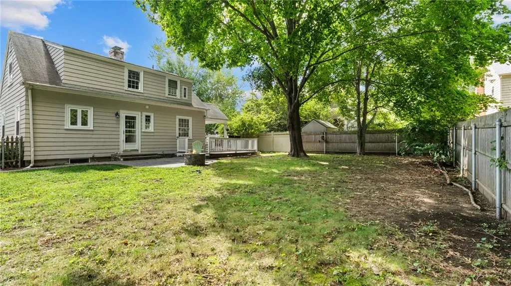 55 Massasoit Avenue Barrington RI 02806