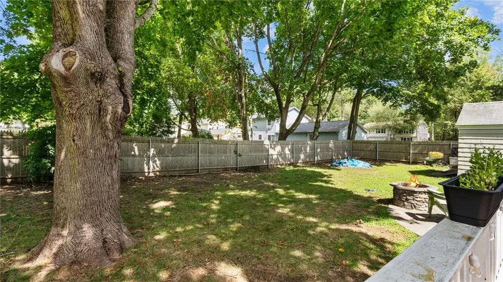 55 Massasoit Avenue Barrington RI 02806