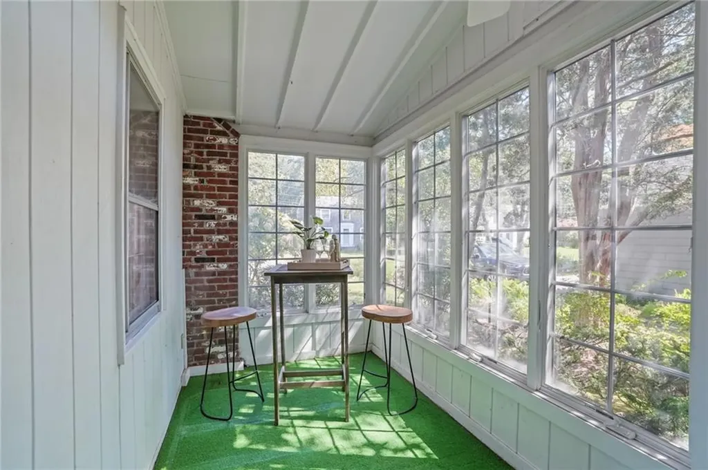 6 Lafayette Road Barrington RI 02806