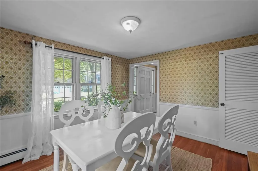 6 Lafayette Road Barrington RI 02806