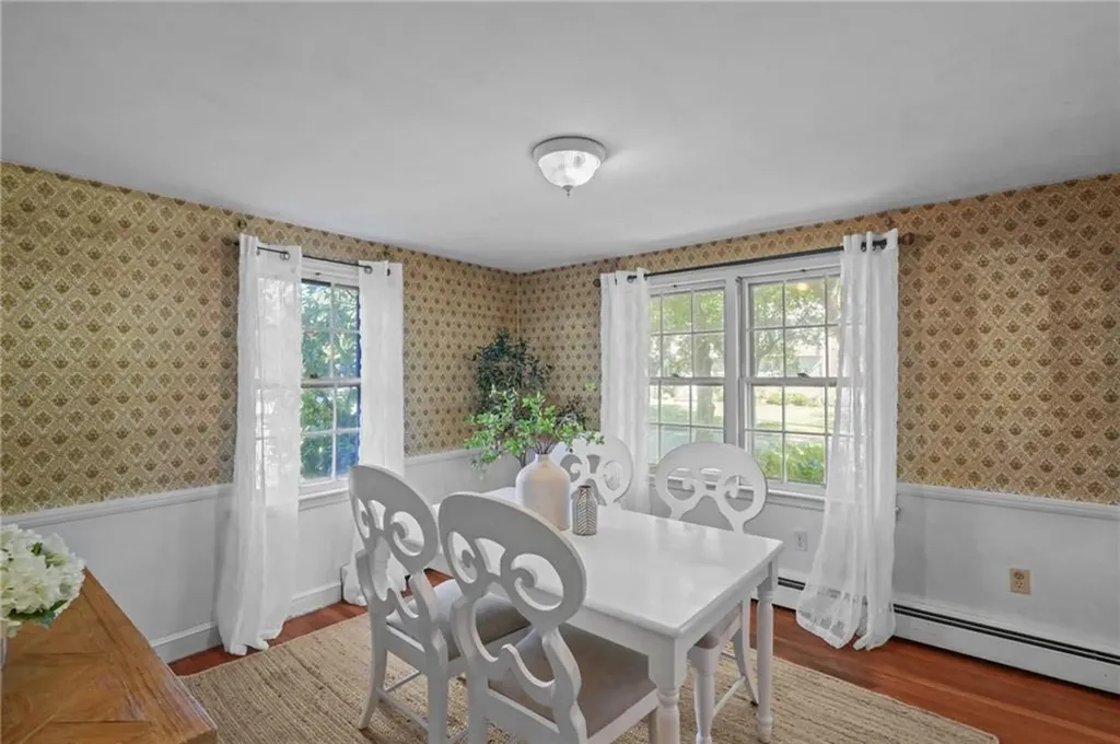 6 Lafayette Road Barrington RI 02806