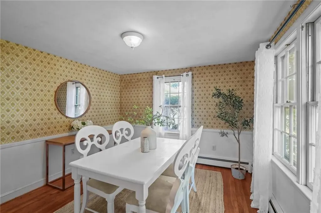 6 Lafayette Road Barrington RI 02806