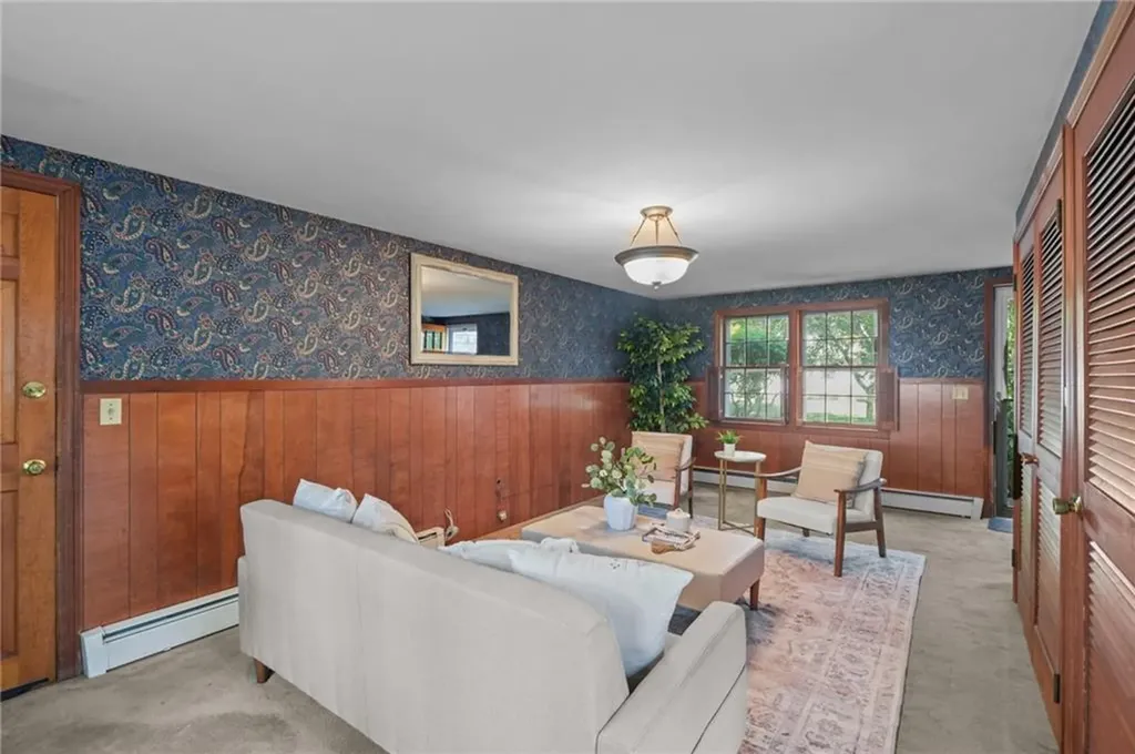6 Lafayette Road Barrington RI 02806