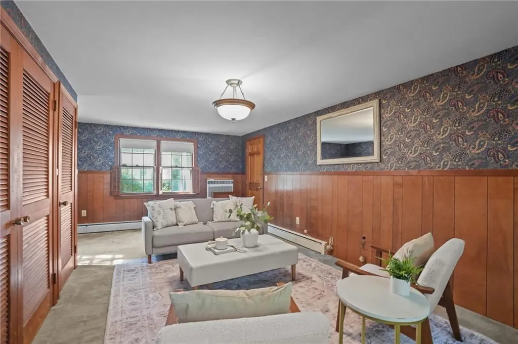 6 Lafayette Road Barrington RI 02806