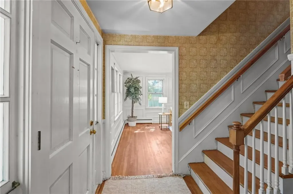 6 Lafayette Road Barrington RI 02806