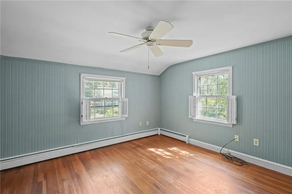 6 Lafayette Road Barrington RI 02806