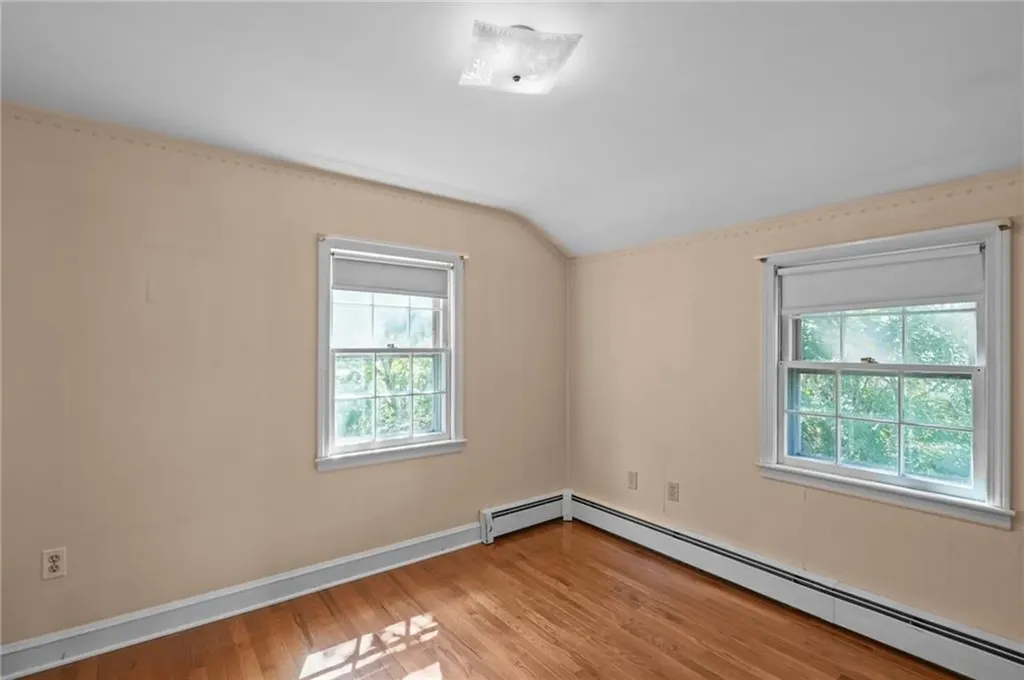6 Lafayette Road Barrington RI 02806