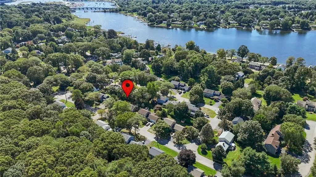 6 Lafayette Road Barrington RI 02806