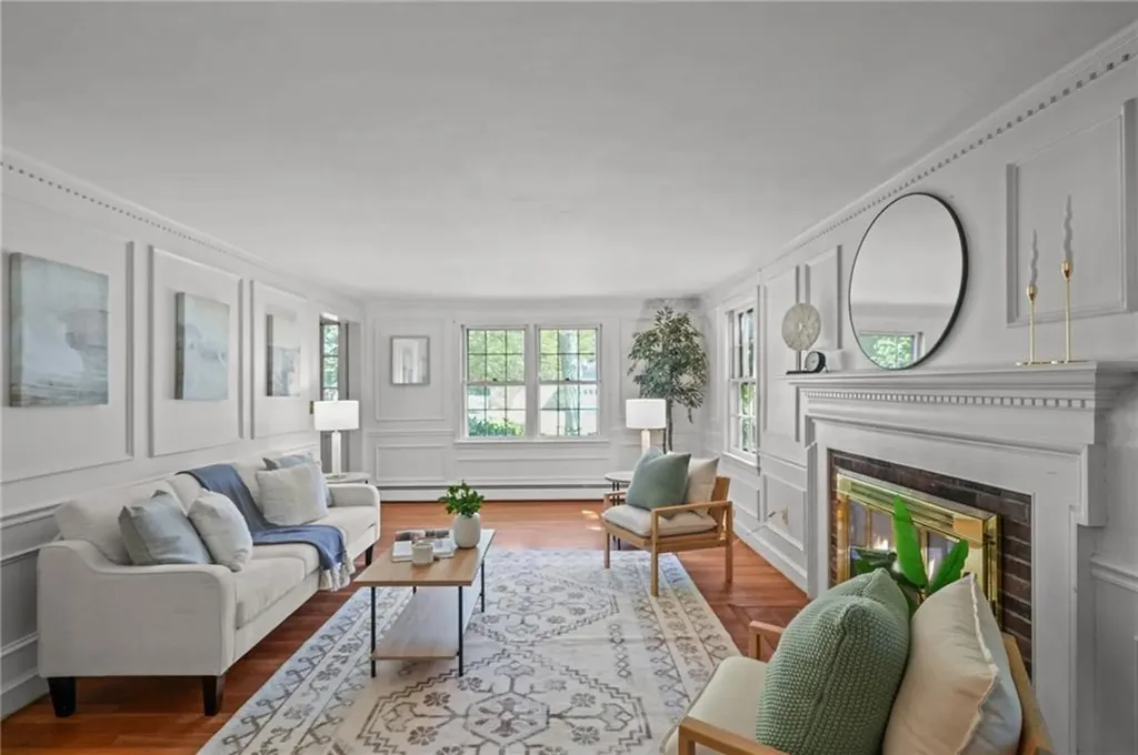 6 Lafayette Road Barrington RI 02806