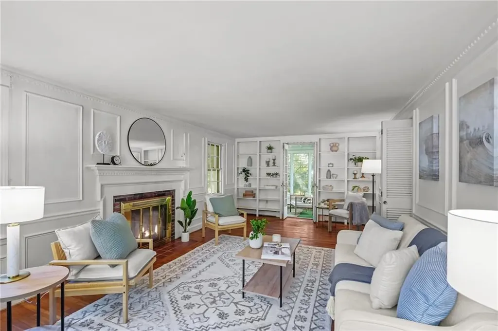 6 Lafayette Road Barrington RI 02806