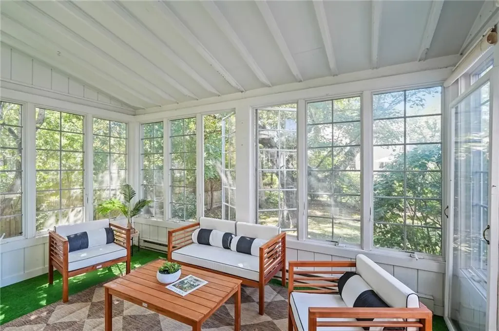 6 Lafayette Road Barrington RI 02806
