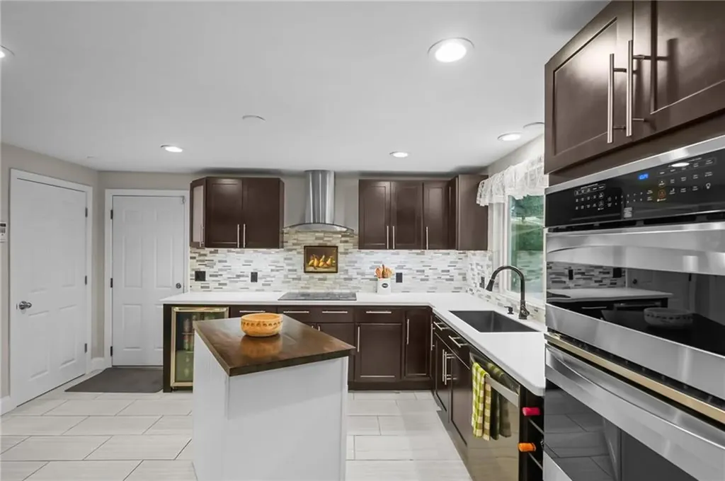 201 Kimberly Lane West Warwick RI 02893