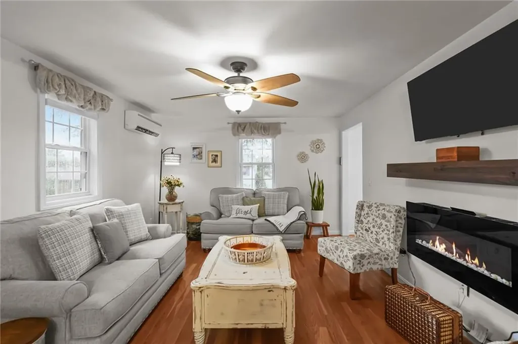 201 Kimberly Lane West Warwick RI 02893